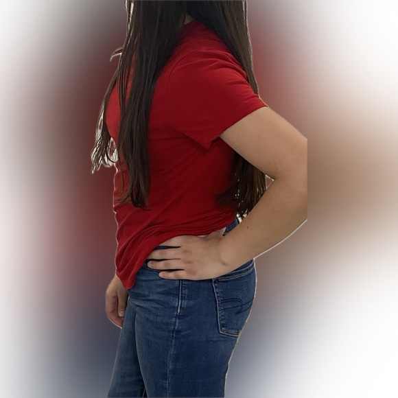 A beautiful bright red tee - Picture 3 of 3